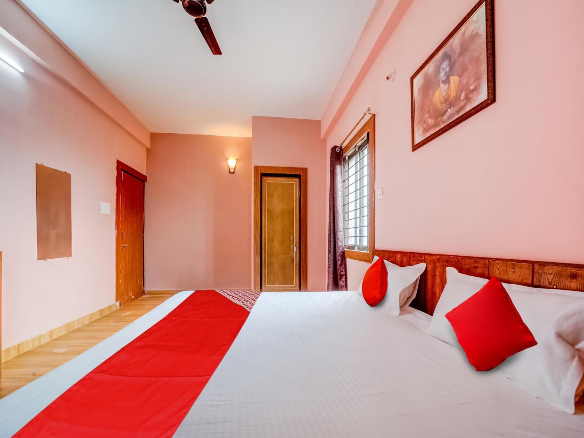 Hotel O Crown Square Bhopál Kültér fotó